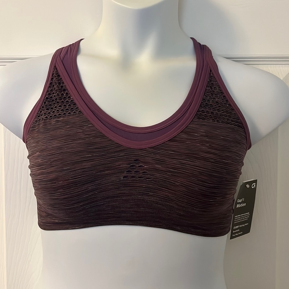 NWT Gap seamless sports bra